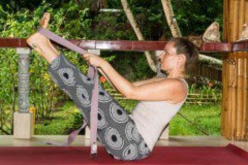 Как использовать ремешок для йоги: 10 способов. 09